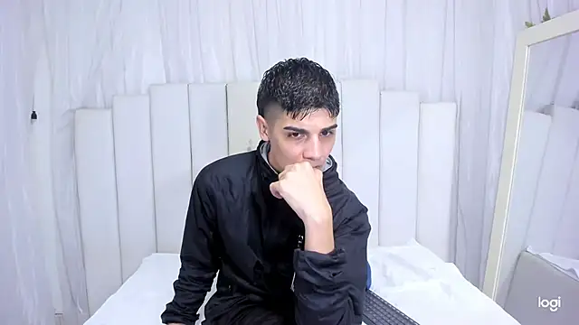 frank jhonsson online show from November 5, 2025, 4:54 pm