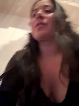 sweetie  annieee online show from December 15, 2025, 2:17 am