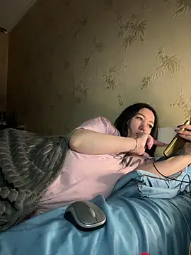 Naughtbaby 2025 online show from November 14, 2025, 4:16 am