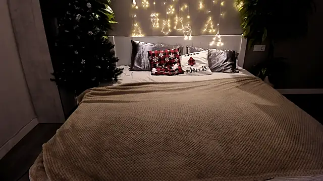 PaigePrado online show from December 23, 2025, 6:34 am