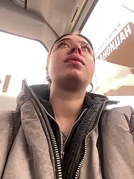 AlishaPrettyBlade online show from April 16, 2026, 6:47 am