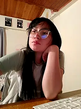 Arielle lov online show from October 3, 2025, 2:26 am