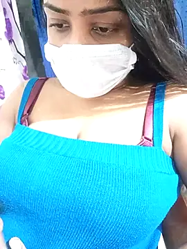 COZY ROZI online show from October 3, 2025, 5:03 pm