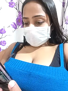 COZY ROZI online show from October 12, 2025, 5:47 pm