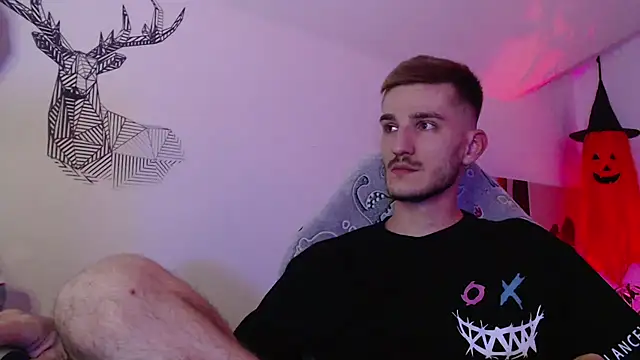 Snapshot of yoyoboy988 chatting on September 18, 2025, 4:32 pm yoyoboy988 online show from September 18, 2025, 4:32 pm