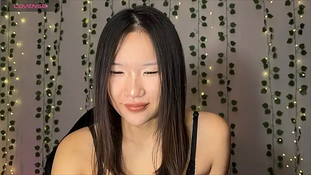 Asian Vi online show from October 18, 2025, 2:19 pm