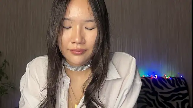 Asian Vi online show from March 9, 2025, 2:21 pm