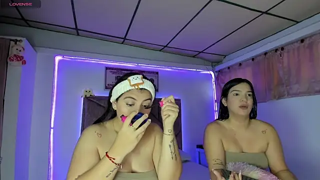 Cristal Smith20 online show from November 11, 2025, 12:33 pm