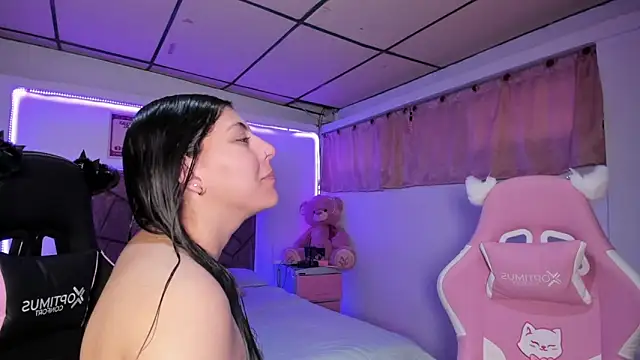 Cristal Smith20 online show from April 10, 2026, 1:51 pm