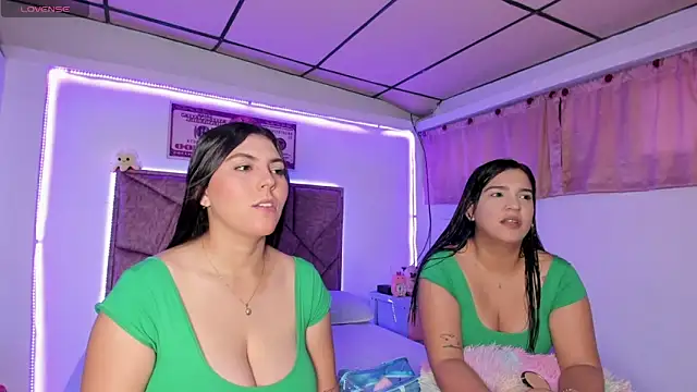 Cristal Smith20 online show from December 2, 2025, 10:00 pm