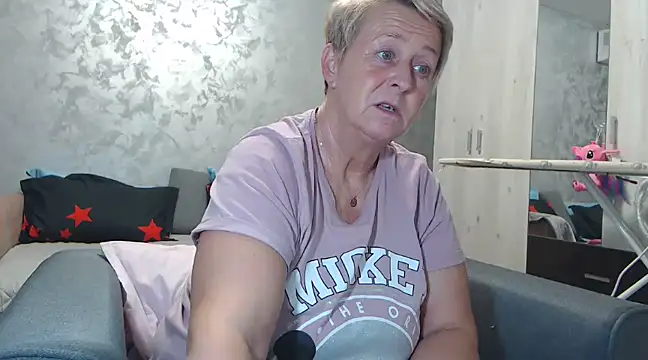 RosesandLillies online show from March 12, 2025, 5:49 pm