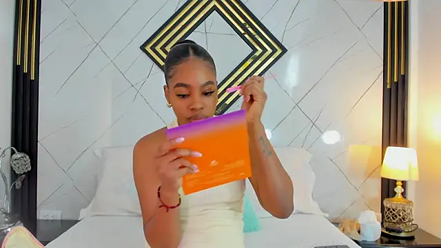 EmilyDiaaz online show from October 9, 2025, 12:17 pm