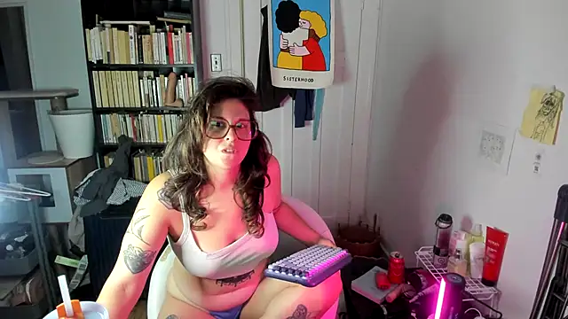Snapshot of Rosiee69_ chatting on September 29, 2025, 10:37 pm Rosiee69 online show from September 29, 2025, 10:37 pm