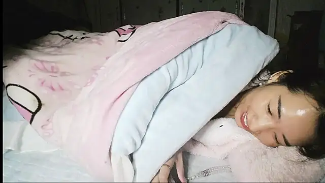 hebe-02 online show from December 21, 2025, 1:35 pm