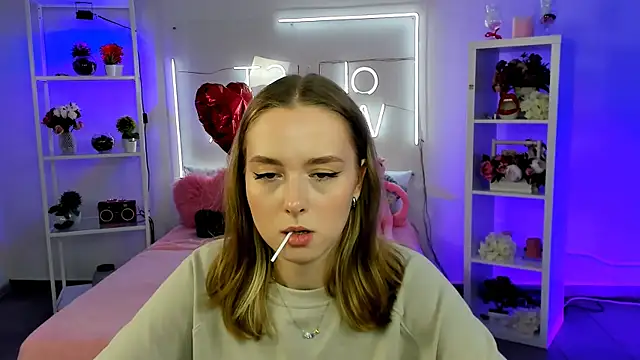 Snapshot of JenniferGraces chatting on March 21, 2025, 7:35 pm JenniferGraces online show from March 21, 2025, 7:35 pm