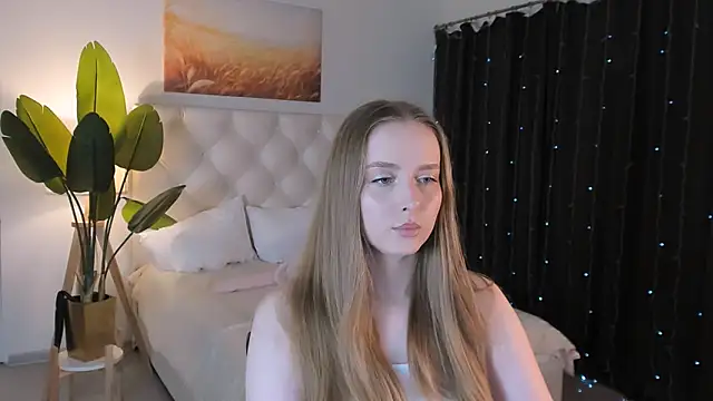 Snapshot of JenniferGraces chatting on June 10, 2026, 9:05 pm JenniferGraces online show from June 10, 2026, 9:05 pm