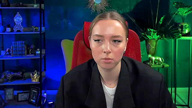 Snapshot of JenniferGraces chatting on March 6, 2025, 11:36 am JenniferGraces online show from March 6, 2025, 11:36 am