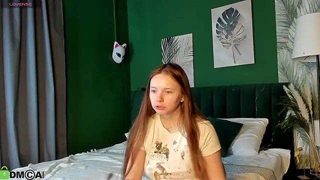boozekirs  online show from May 25, 2026, 2:44 am