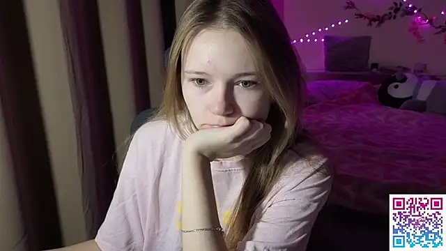 boozekirs  online show from February 13, 2026, 2:44 am