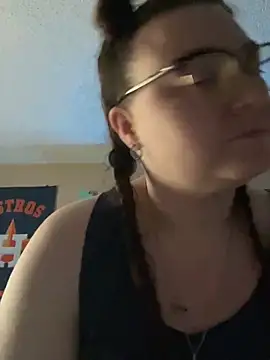 Snapshot of HTXBELLE chatting on March 9, 2025, 2:43 pm HTXBELLE online show from March 9, 2025, 2:43 pm