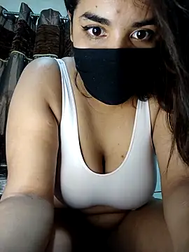 Snapshot of Louli_ta chatting on November 17, 2025, 9:52 pm Louli ta online show from November 17, 2025, 9:52 pm