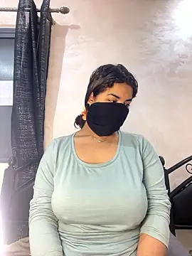 Snapshot of Louli_ta chatting on January 10, 2026, 6:36 pm Louli ta online show from January 10, 2026, 6:36 pm