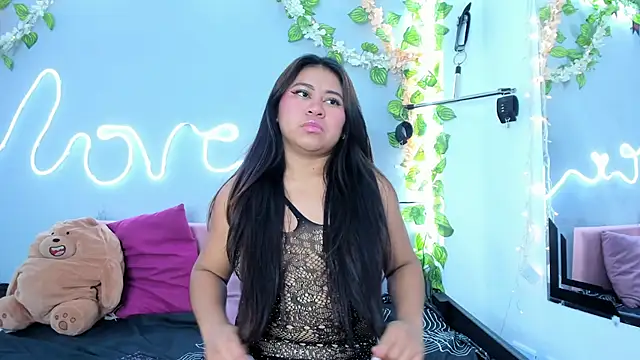 Snapshot of Luna_Sommer chatting on March 5, 2025, 1:17 pm Luna Sommer online show from March 5, 2025, 1:17 pm