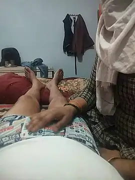 Snapshot of indian_couple4 chatting on March 17, 2025, 4:22 pm indian couple4 online show from March 17, 2025, 4:22 pm