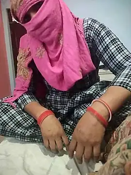 Snapshot of indian_couple4 chatting on February 19, 2025, 7:17 am indian couple4 online show from February 19, 2025, 7:17 am