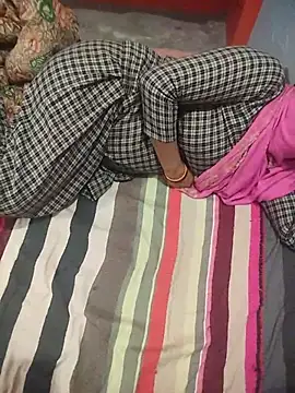 Snapshot of indian_couple4 chatting on March 15, 2025, 3:27 pm indian couple4 online show from March 15, 2025, 3:27 pm