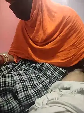 Snapshot of indian_couple4 chatting on November 14, 2025, 1:09 am indian couple4 online show from November 14, 2025, 1:09 am