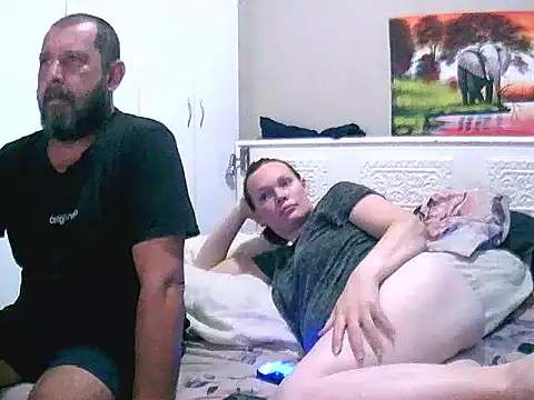 redsparrowXxXx online show from February 17, 2026, 7:11 pm