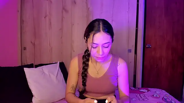 Snapshot of TANIA_06 chatting on May 16, 2026, 1:10 pm TANIA 06 online show from May 16, 2026, 1:10 pm