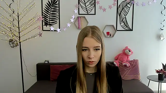 AnnNorriss online show from February 18, 2025, 8:16 am