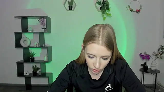 AnnNorriss online show from March 17, 2025, 4:22 pm