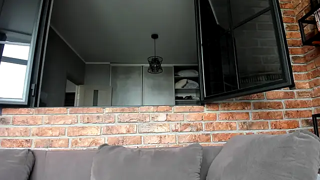 AnnNorriss online show from October 6, 2025, 11:33 am