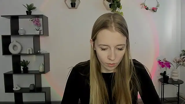 AnnNorriss online show from March 6, 2025, 1:57 pm