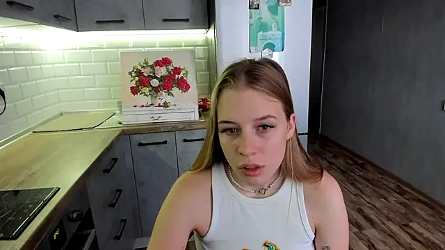 AnnNorriss online show from December 2, 2025, 6:48 am