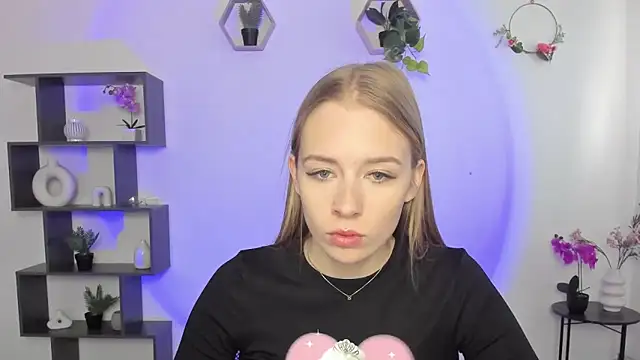 AnnNorriss online show from March 18, 2025, 1:34 pm