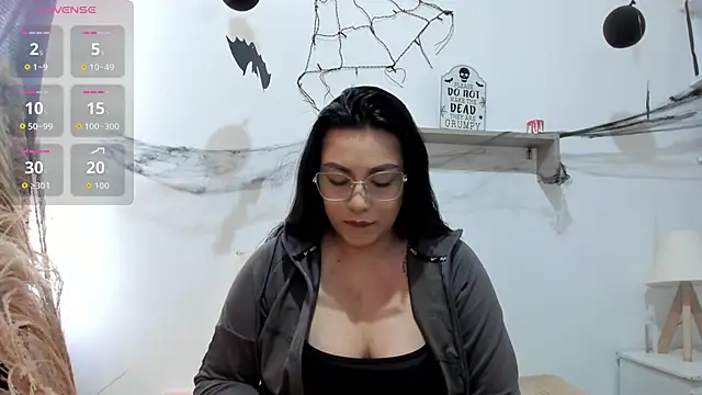 emily-777 online show from October 30, 2025, 6:49 pm