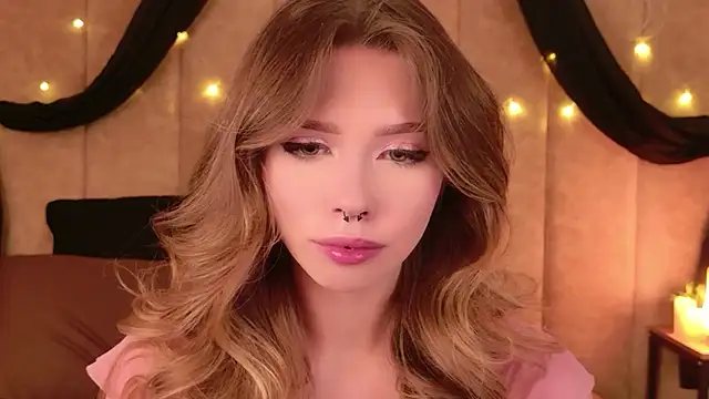 Snapshot of Sierra_Fane chatting on February 2, 2026, 6:01 am Sierra Fane online show from February 2, 2026, 6:01 am