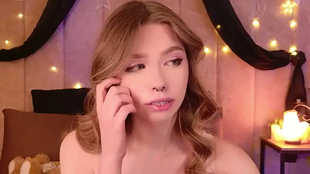 Snapshot of Sierra_Fane chatting on February 6, 2026, 11:17 am Sierra Fane online show from February 6, 2026, 11:17 am