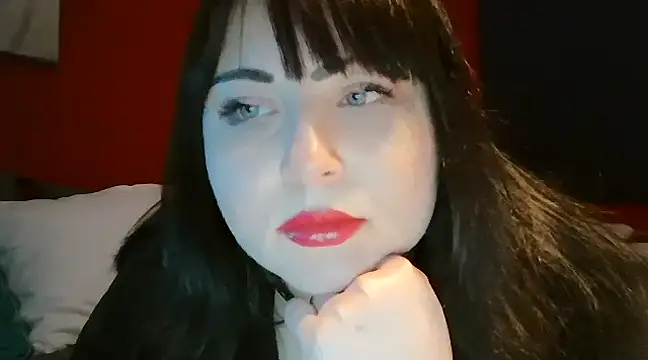 Snapshot of KamillaLaLove chatting on March 3, 2025, 6:24 pm KamillaLaLove online show from March 3, 2025, 6:24 pm