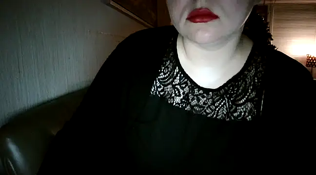 Snapshot of KamillaLaLove chatting on March 2, 2025, 8:14 pm KamillaLaLove online show from March 2, 2025, 8:14 pm