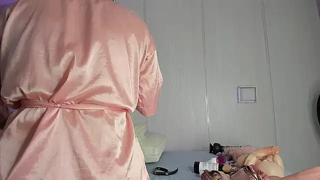 sasha riverss online show from April 12, 2026, 7:50 pm