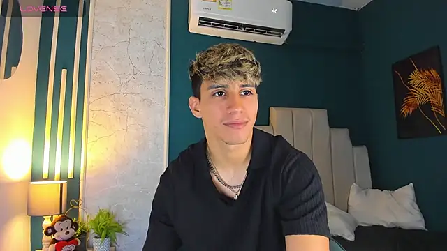 Allex Cano online show from March 14, 2025, 3:26 am