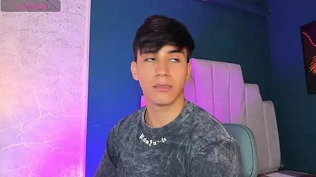 Allex Cano online show from December 16, 2025, 3:44 am