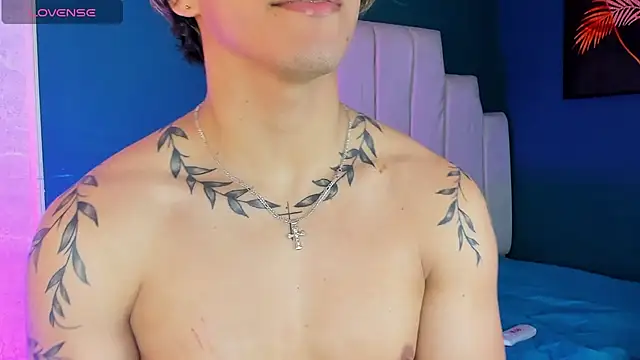 Allex Cano online show from October 8, 2025, 2:57 am