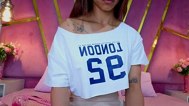 EmmyCortez online show from April 20, 2026, 11:46 am