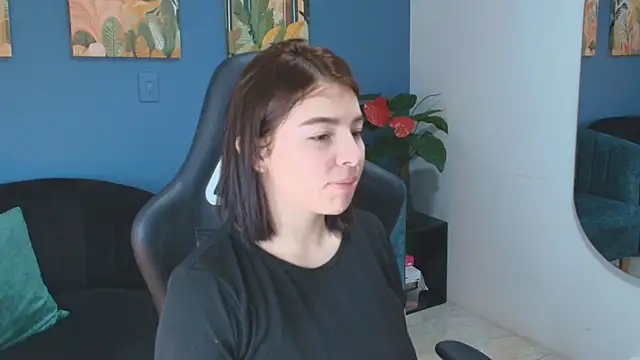 Snapshot of Zamira_Taylor chatting on February 6, 2026, 1:01 am Zamira Taylor online show from February 6, 2026, 1:01 am